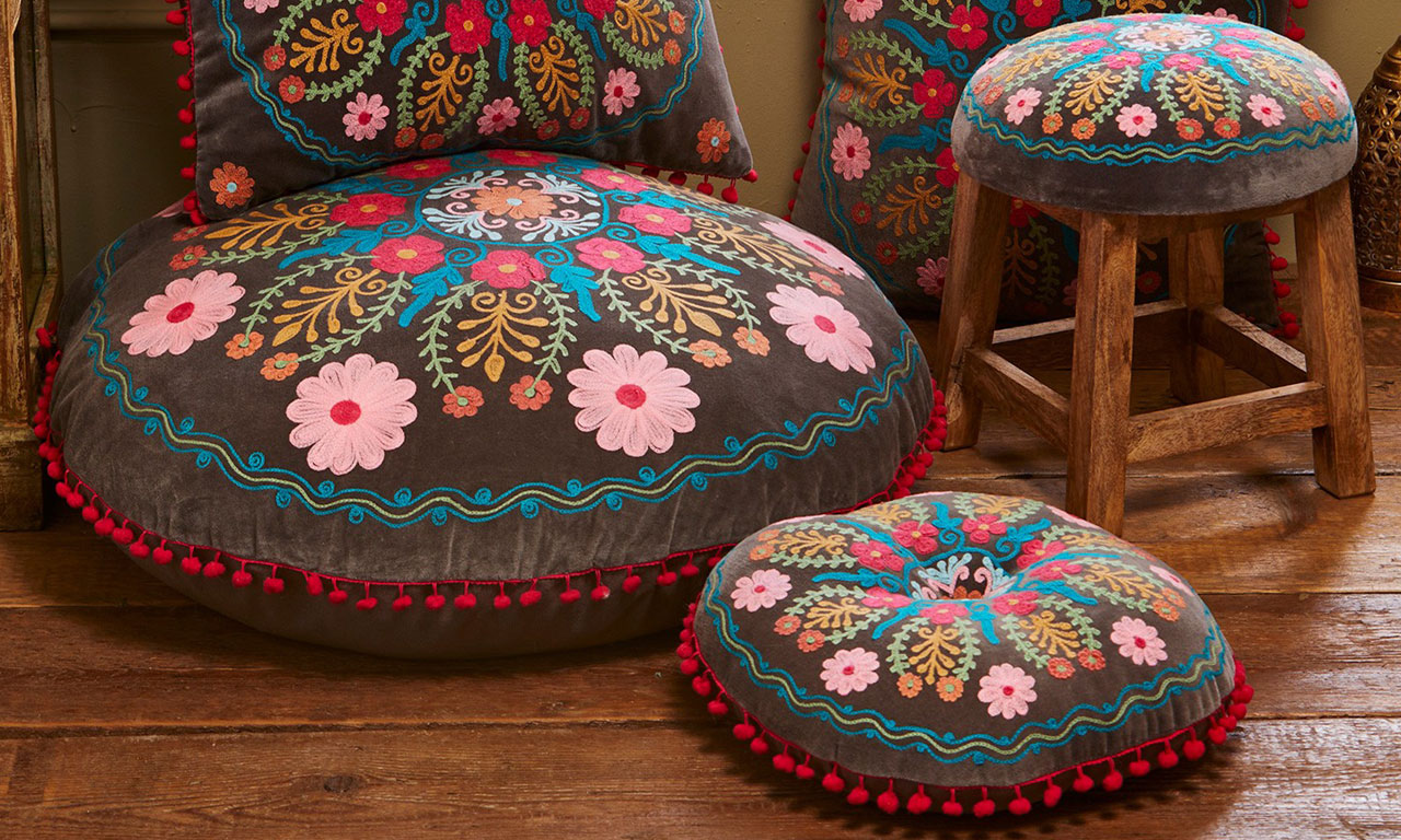 Glorious indian embroidery with the Ahanya range