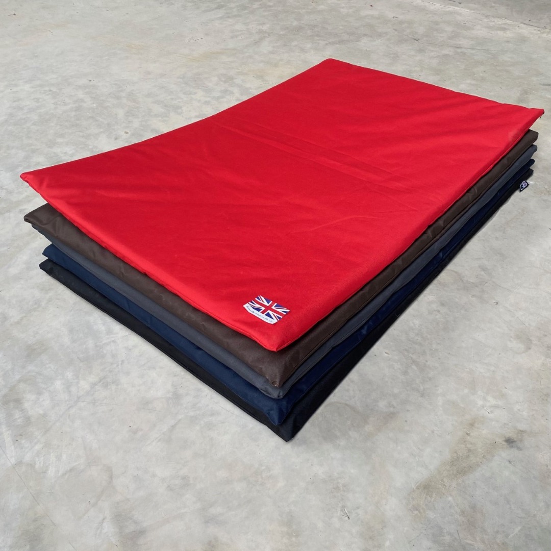 Waterproof Dog Mat For Cars, Travel, Crates & Cages Hygienic Bedding