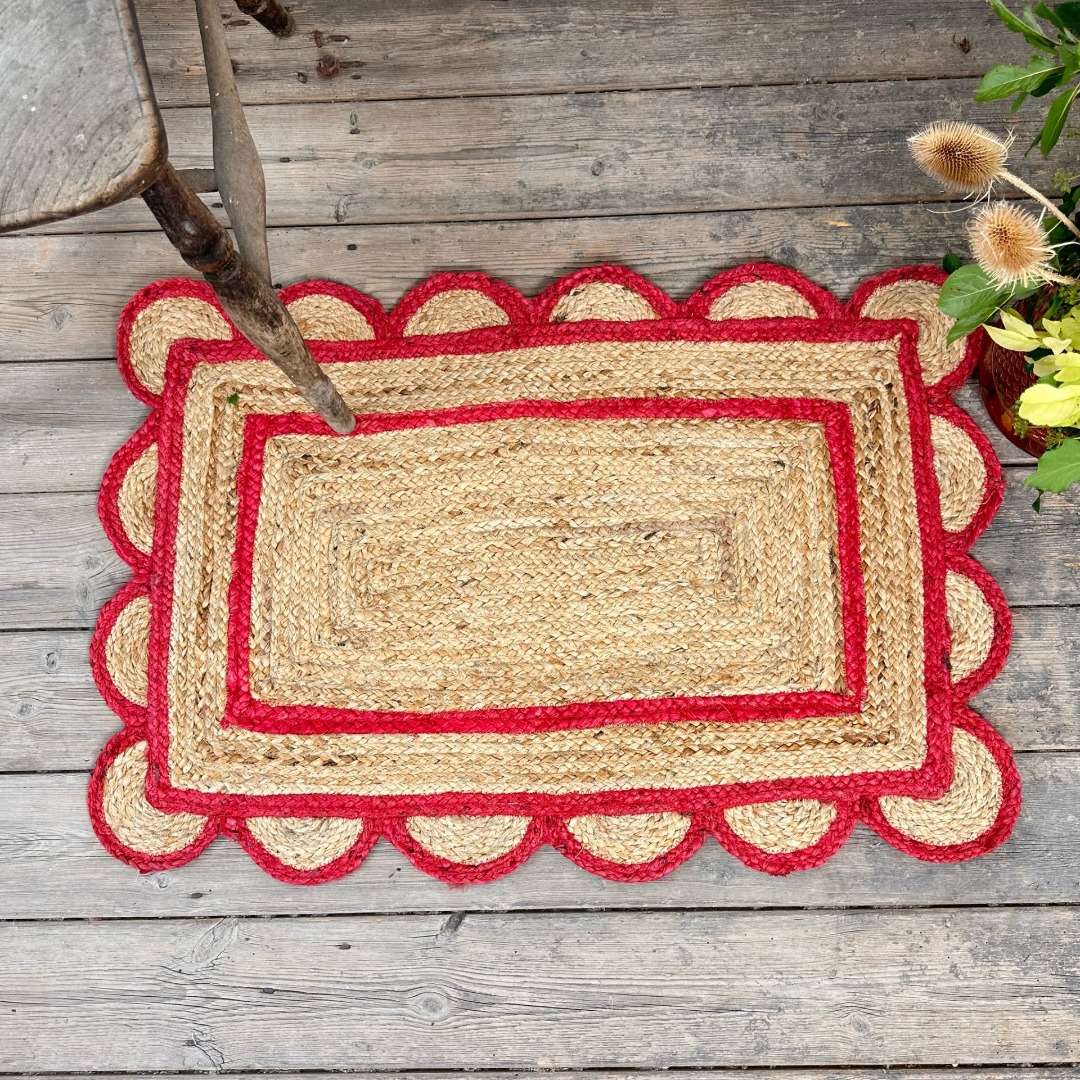 Small rectangle Jute rugs with scallop edge and coloured frame Size: 60cm x 90cm