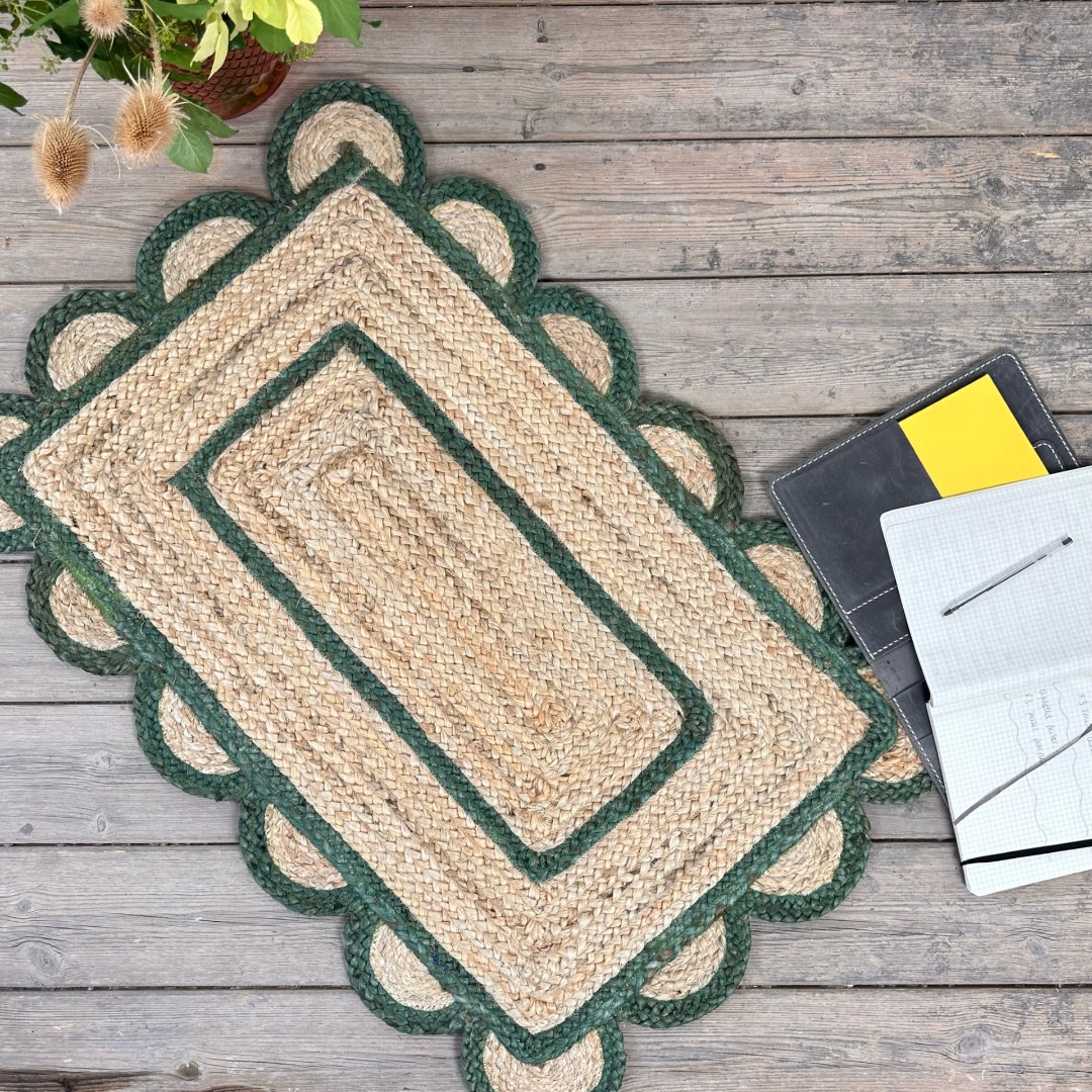 Small rectangle Jute rugs with scallop edge and coloured frame Size: 60cm x 90cm