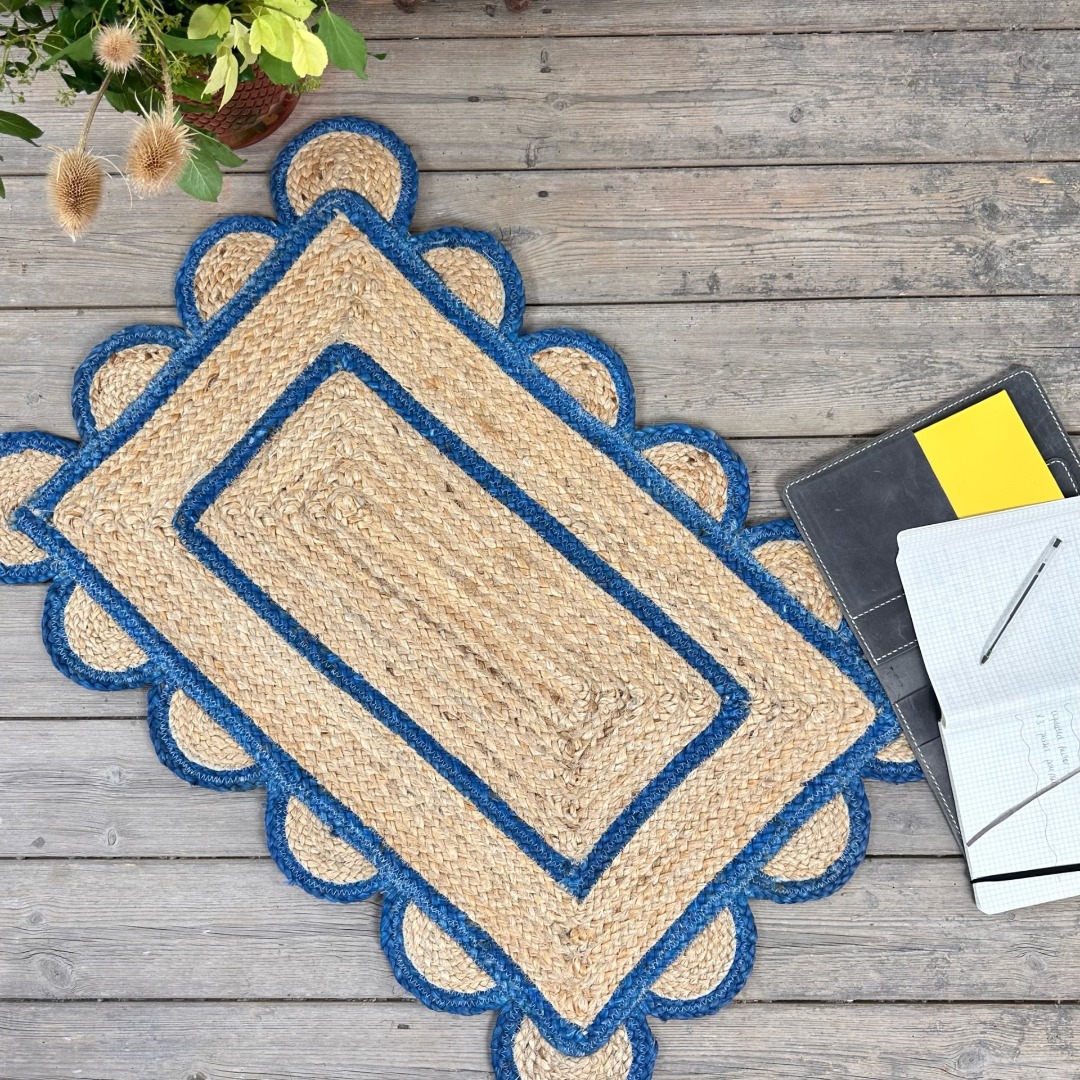 Small rectangle Jute rugs with scallop edge and coloured frame Size: 60cm x 90cm