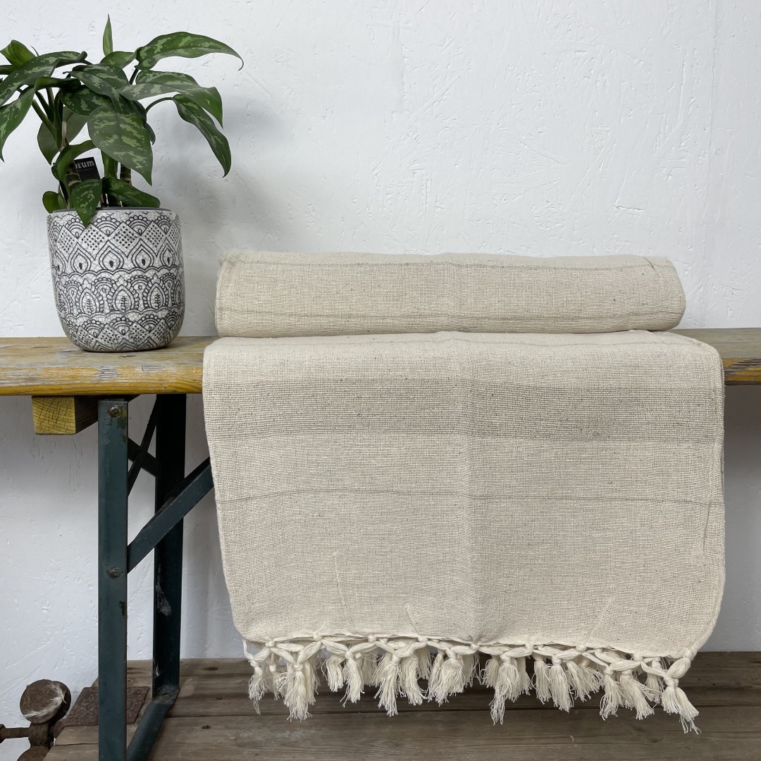 Extra-large 100% soft cotton throw in neutral cream shades with fringed edge 230cm x 365cm