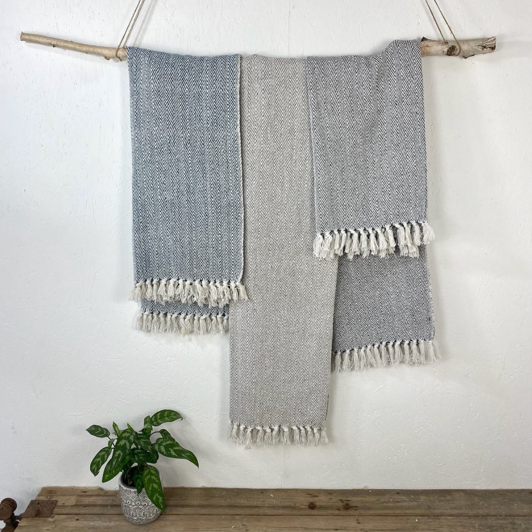 100% soft cotton hand loomed throws in a timeless chevron pattern with fringed edge 130cm x 150cm