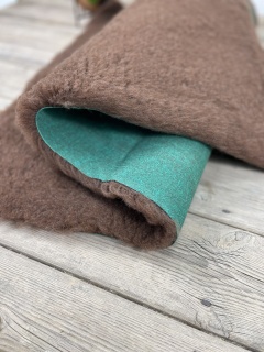 Traditional Brown Vet Bedding roll whelping fleece dog puppy pro bed
