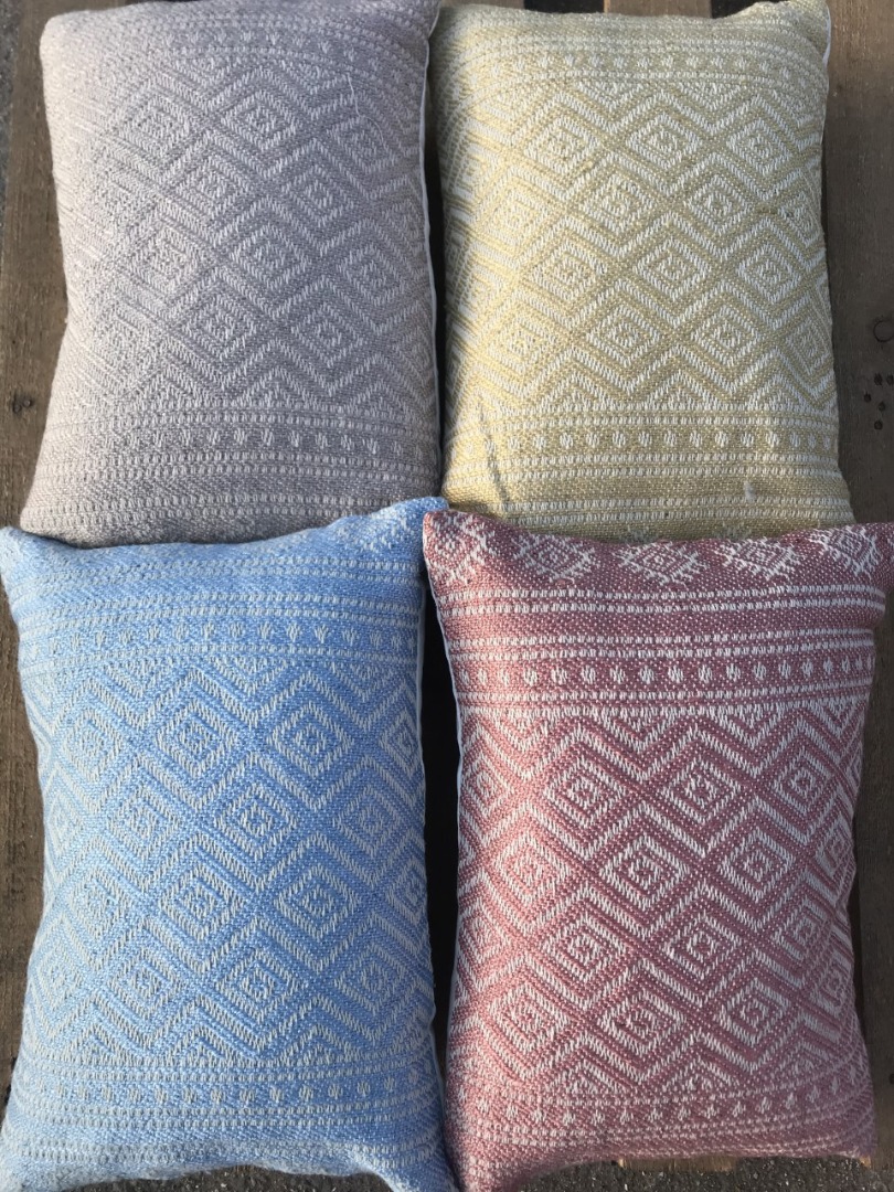 Indoor/outdoor PET cushion in 4 colours