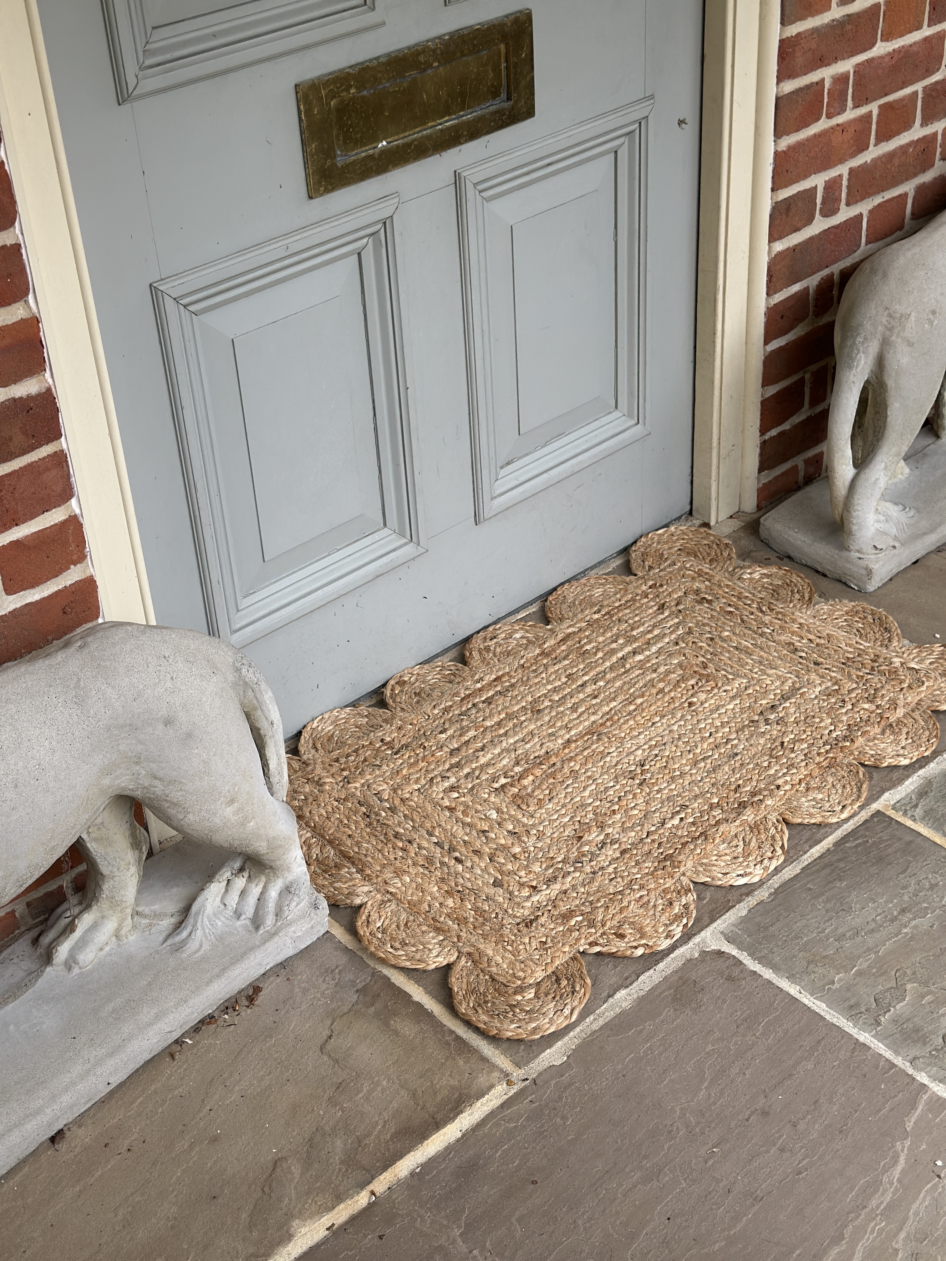 Small rectangle Jute rugs with scallop edge and coloured frame Size ...